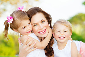 femme avec 2 enfants