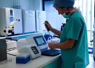 Women working in lab